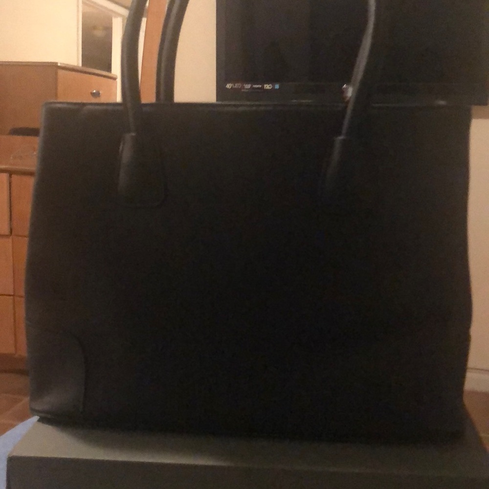 Handbag - Picture 3 of 5